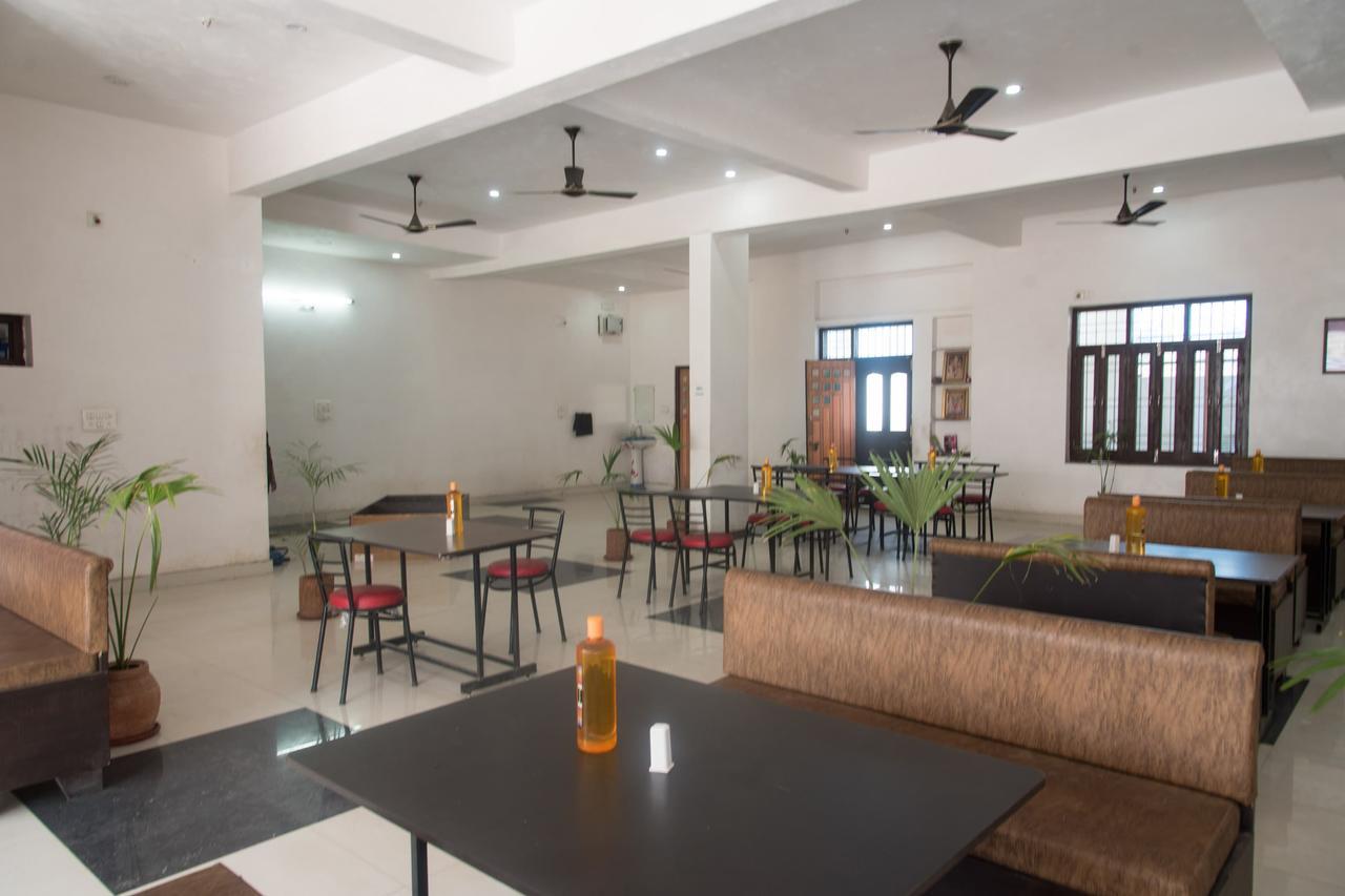 Oyo 11743 Hotel Shree Krishna Udajpur Exteriér fotografie