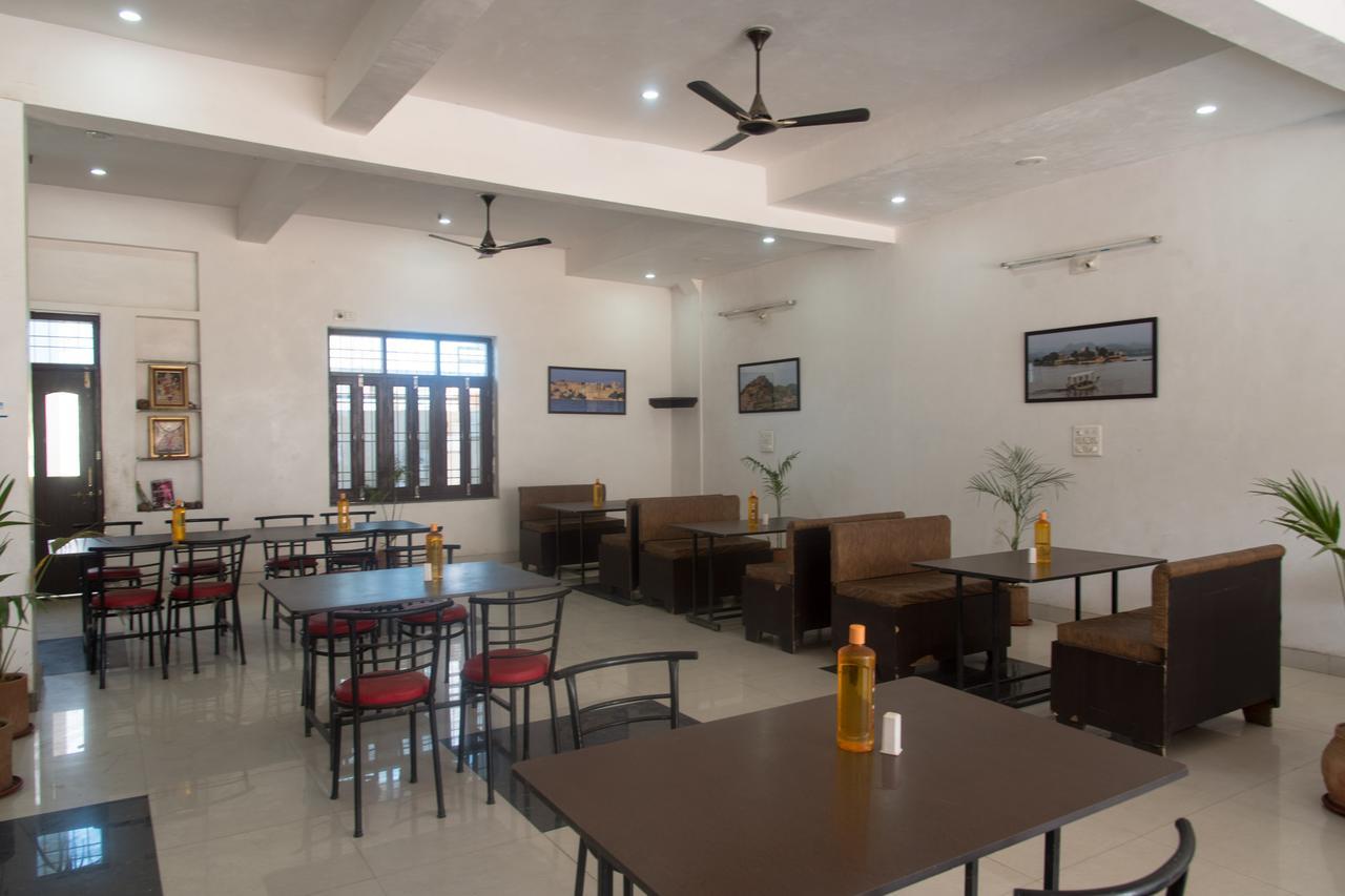 Oyo 11743 Hotel Shree Krishna Udajpur Exteriér fotografie